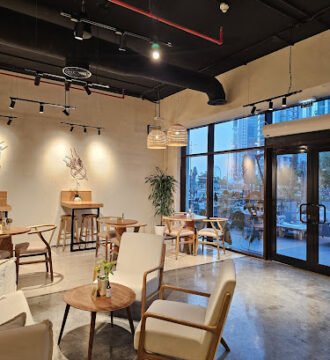 Dindan Bakery & Bistro
